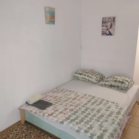 דירה бассановичи וארנה